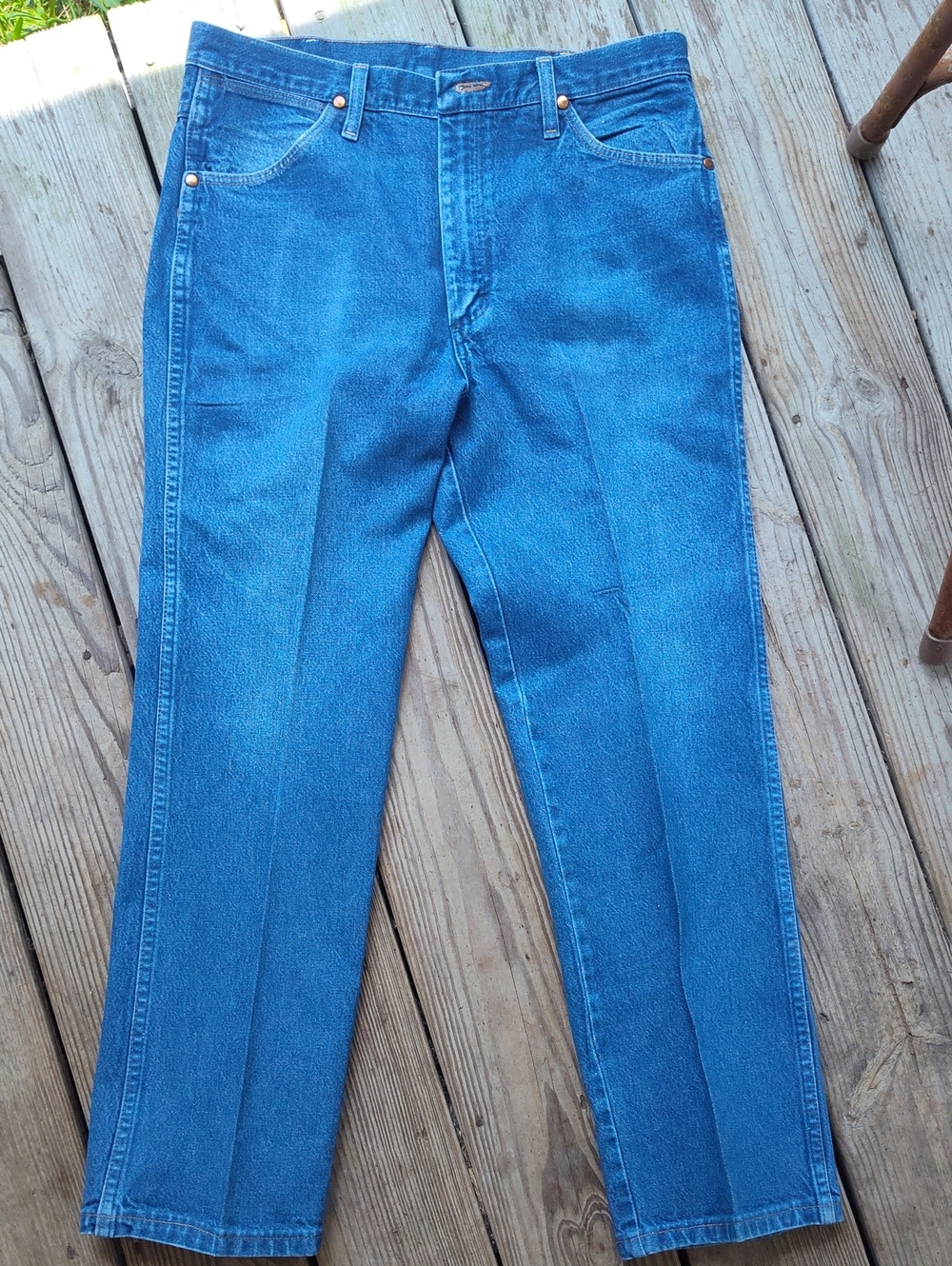 Wrangler Straight-Leg Jeans in Mid Blue Size 36/30